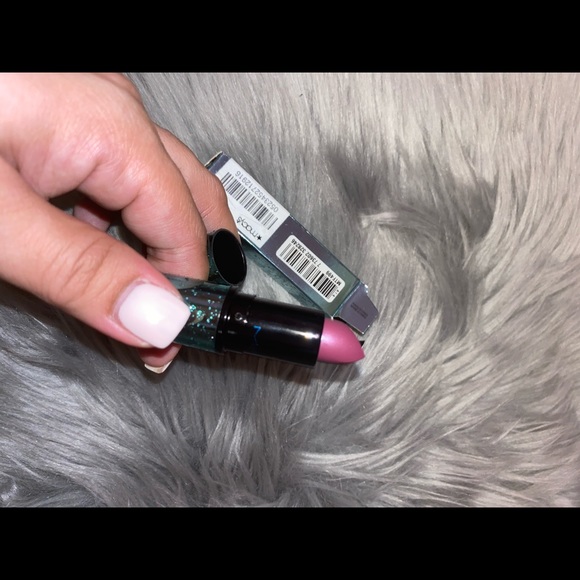 MAC COSMETICS LIPSTICK IN LOVE GODDESS - Picture 3 of 3